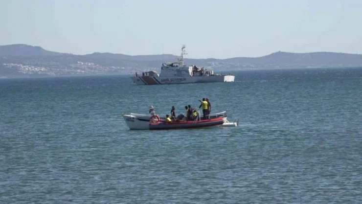 Edremit Körfezi'nde kayıp kişilerin aranması çalışmalarına 24 saat aralıksız devam ediliyor