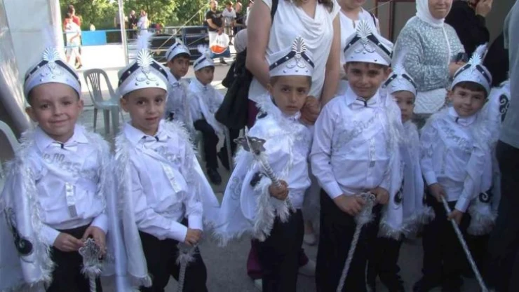 Esenler'de sünnet şöleni