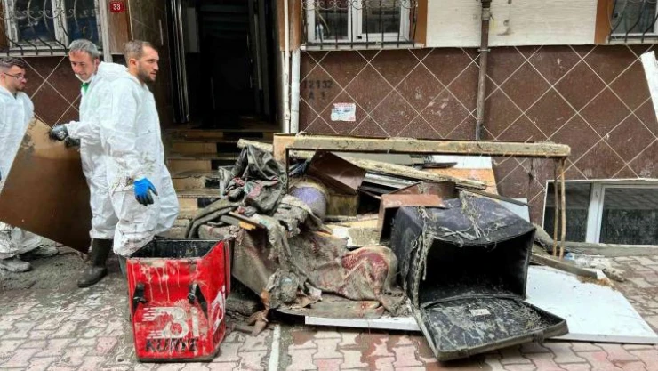 Esenyurt sel sonrasında yaralarını sarıyor