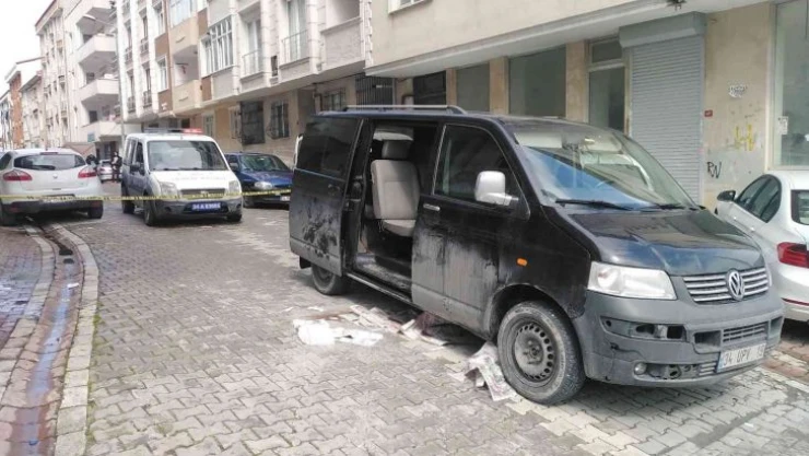 Esenyurt'ta 3 yaşındaki çocuk arabanın altında kaldı