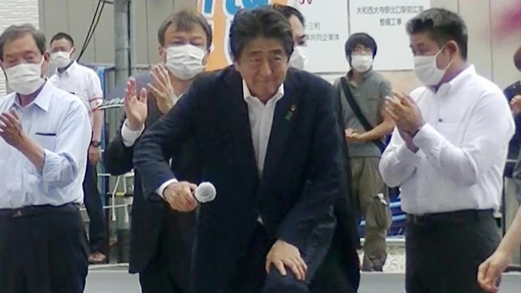 Eski Japonya Başbakanı Abe'nin katilinin evinde, çok sayıda silah ele geçirildi