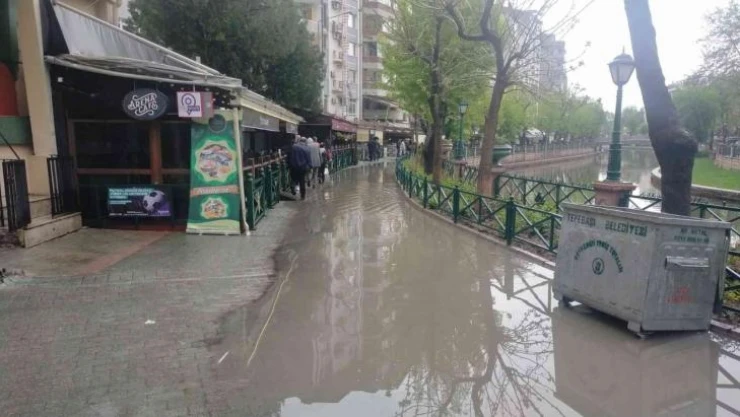 Eskişehir yağmur ve doluya teslim