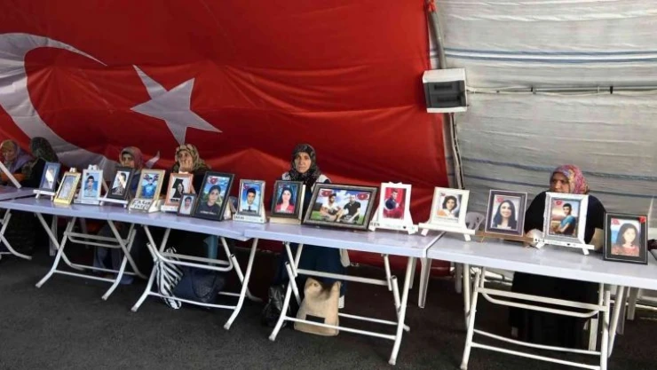 Evlat nöbetindeki ailelerin kararlı eylemi 968'inci gününde