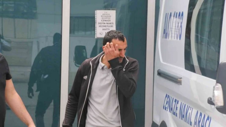 Evlatlık verdiği oğlu tarafından mermer darbesi ile öldürülen adamın cenazesi alındı