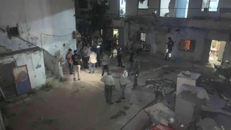 Fatih'te hana polis baskını: 23 gözaltı