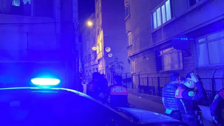 Fatih'te satırlı saldırganlar ortalığı birbirine kattı, 1 kişi vurularak yakalandı