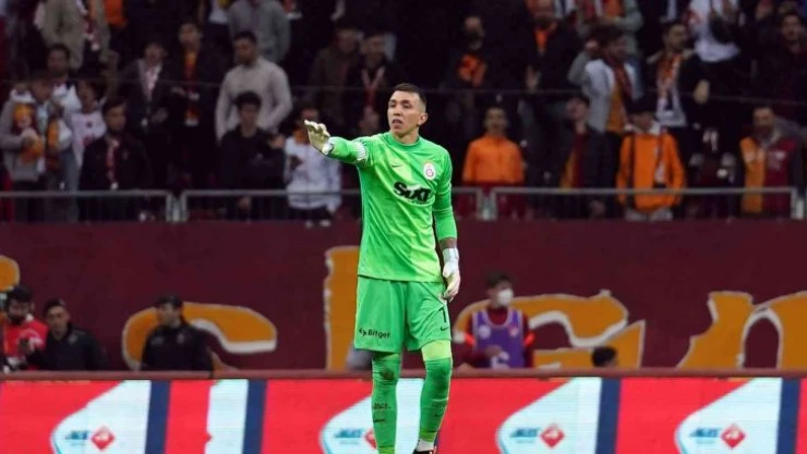 Fernando Muslera penaltı kurtardı