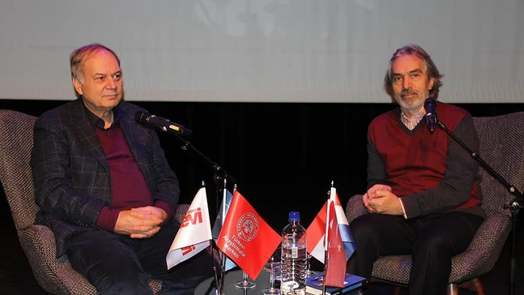 Fuzuli Hollanda'da anlatıldı