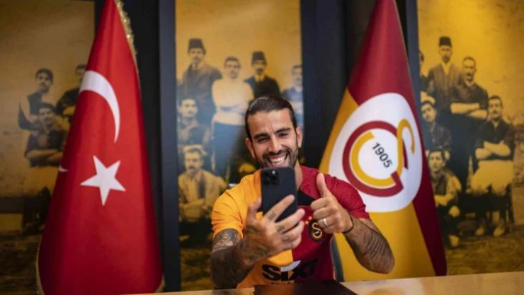 Galatasaray, Sergio Oliveira'yla 4 yıllık sözleşme imzaladı