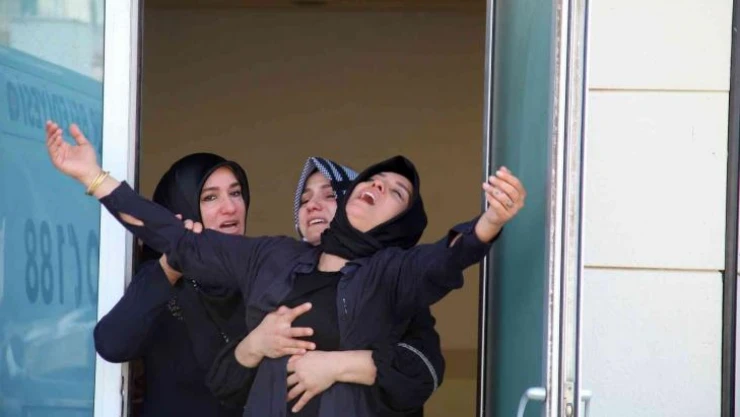 Genç motosiklet sürücüsünün hayatını kaybettiği kaza anı kamerada