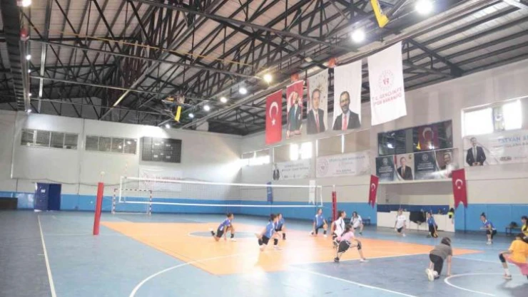 Gençler filenin sultanı olmak için mücadele ediyor