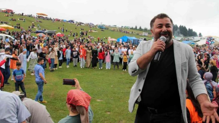 Giresun'da 2 yıl önce sel afeti yaşayan Dereli ilçesinde şenlik coşkusu