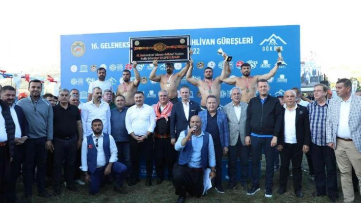 Gökbel Yağlı Güreşlerinde altın kemerin sahibi Cengizhan Şimşek oldu