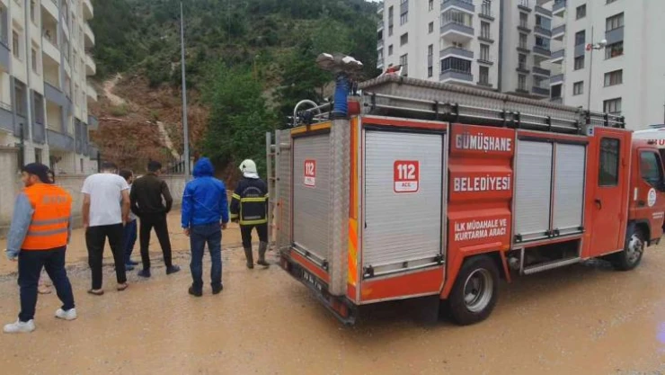 Gümüşhane'de su dolu çukura düşen kız boğulmaktan son anda kurtarıldı