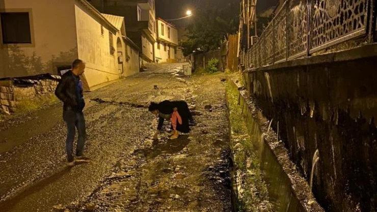 Hakkari'deki su taşkını korkuttu