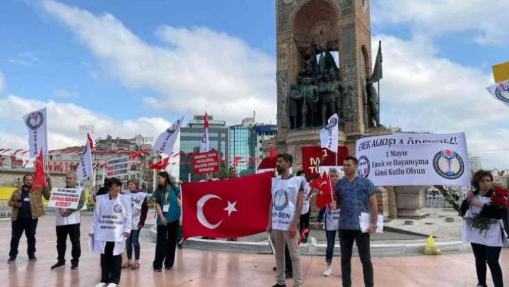 Hep-Sen ile Sahim-Sen Taksim'e çelenk bıraktı