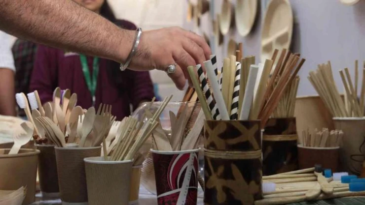 Hindistan'da tek kullanımlık plastik ürünlere yasak