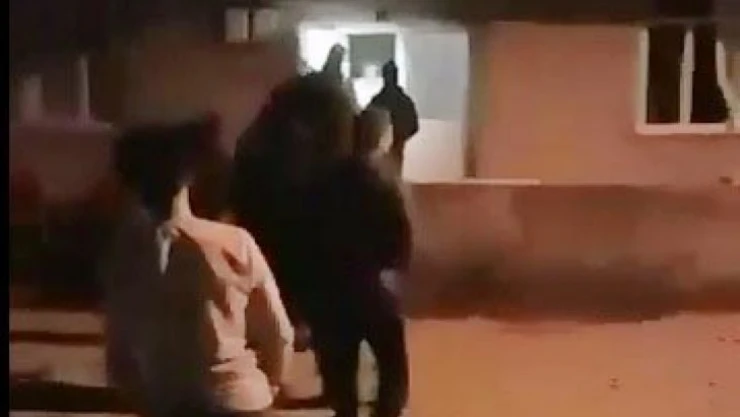 Hırsızlık yaparken yakalanan zanlıyı linçten jandarma kurtardı