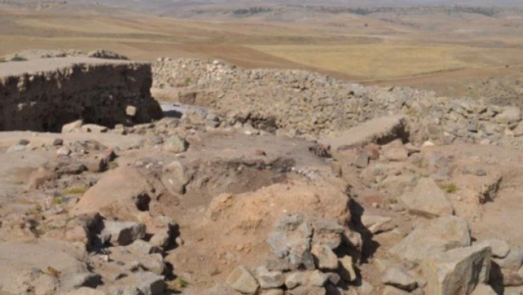 Hititlere ait bin kişiyi doyuracak ambarlar bulundu