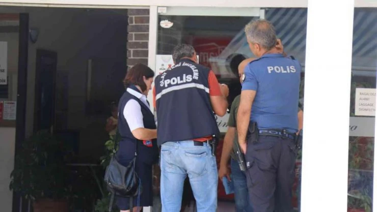Hollanda uyruklu turist otel odasında ölü bulundu