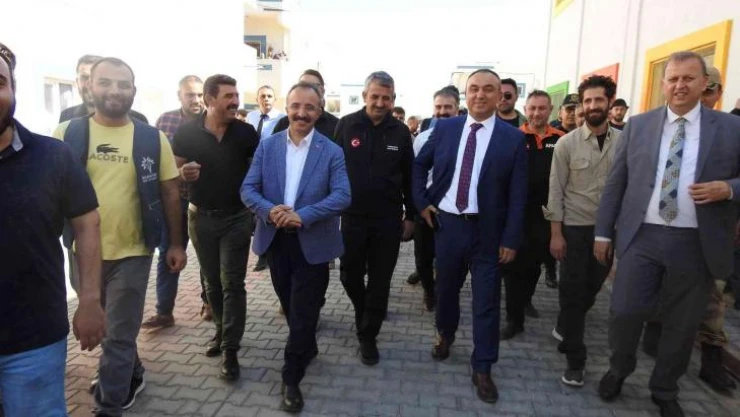 İçişleri Bakan Yardımcısı Çataklı: '1 milyon Suriyelinin gönüllü geri dönüşüne yönelik 240 bin konut yapılacak'