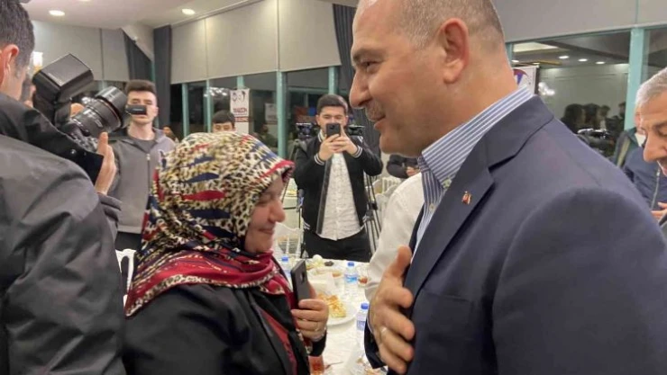 İçişleri Bakanı Süleyman Soylu, Gaziosmanpaşa'da hemşerileriyle sahurda bir araya geldi