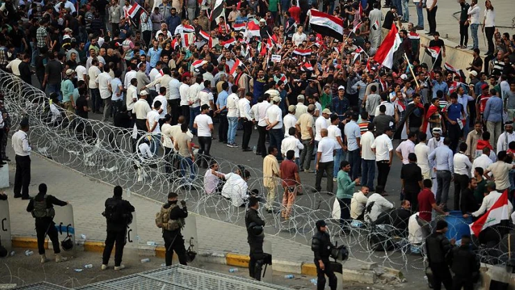 Irak'ta İbadi karşıtı gösteriler düzenlendi