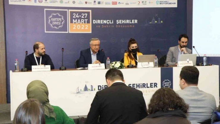 İstanbul pandemi sebebiyle ilk kez göç verdi