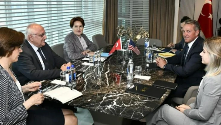 İYİ Parti Genel Başkanı Akşener, ABD Büyükelçisi Flake ile görüştü