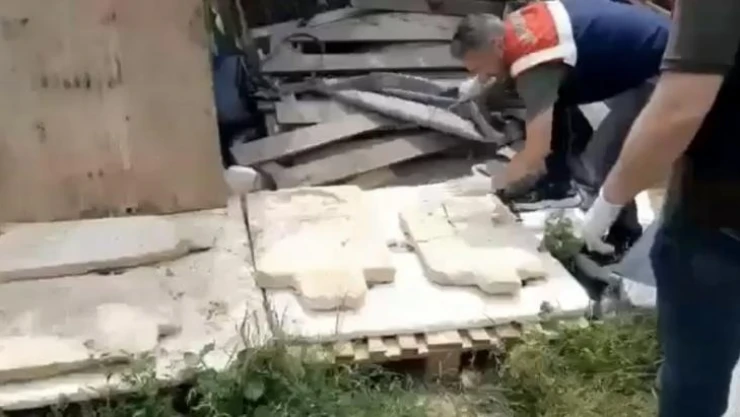 İzinsiz kazı yapan kişi kendisine ait çay ocağında yakalandı