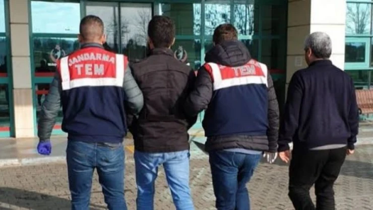 İzmir'de iki terör örgütüne çifte baskın