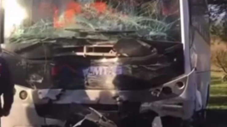 İzmir'de zincirleme kaza: 11 yaralı