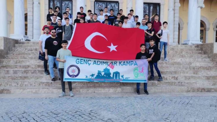 İzmir TEM Şube, 37 öğrenciyi geziye götürdü