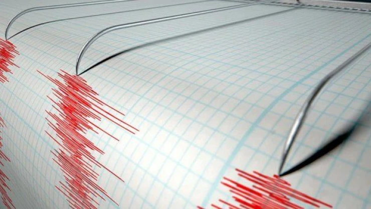 İzmir'de deprem