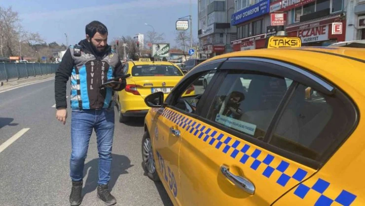 Kadıköy'de çalışma belgesi olmayan taksiciye bin 823 TL ceza