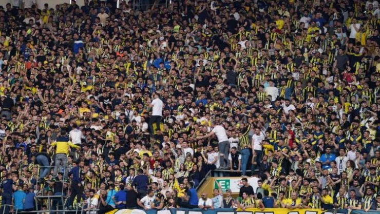 Kadıköy'de tribünler kapalı gişe
