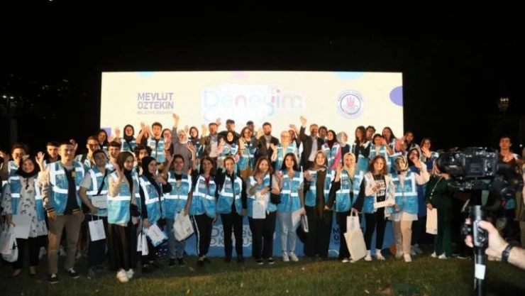 Kağıthane'de 'Deneyim Okulu'nun öğrencileri sertifikalarını aldı