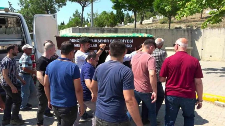 Kale direğinin altında can veren Eren'e hüzünlü veda