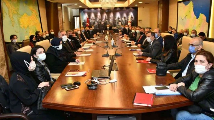 Kapalı 600 mahalle okulu sosyal hayata kazandırılacak