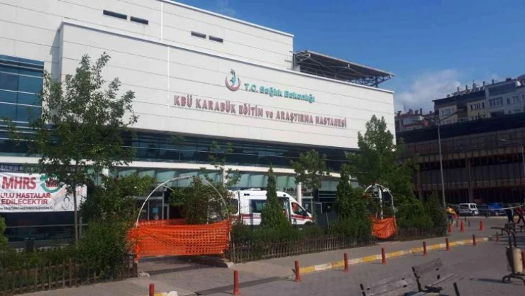 Karabük'te otomobilden açılan ateşte 2 kişi yaralandı
