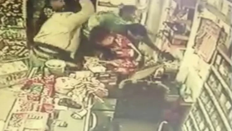 Kargo ücretini ödemek istemedi bıçaklandı