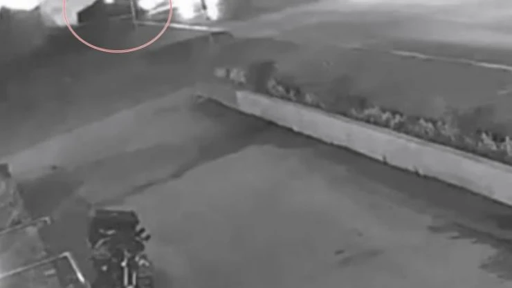 Kazaya karıştı, hiçbir şey olmamış gibi yoluna devam etti