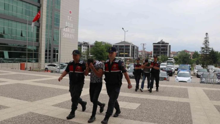 Köyün rögar kapaklarını çalarak satan 2 şüpheli adliyeye sevk edildi