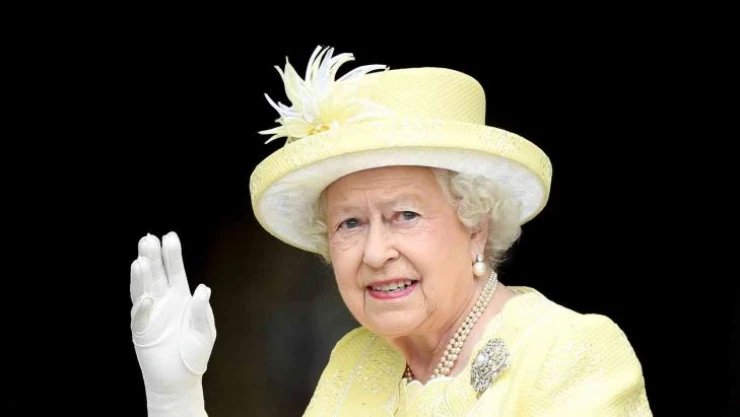 Kraliçe Elizabeth, 59 yıl sonra ilk kez İngiltere Parlamentosu'nun resmi açılışına katılmayacak