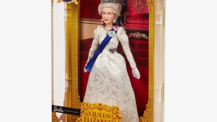Kraliçe Elizabeth'in Barbie bebeği karaborsada yaklaşık 15 bine satılıyor