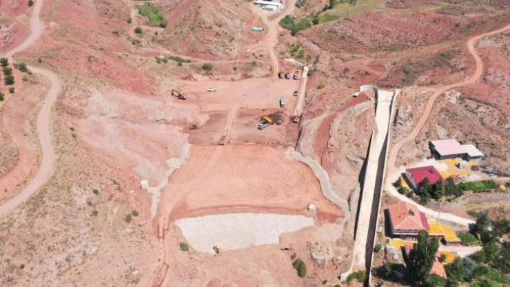 Malatya Kuluncak Karaçayır Barajında çalışmalar devam ediyor