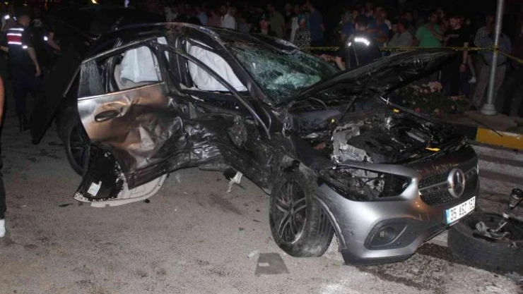 Manisa'da feci kaza: 1 ölü, 3'ü ağır 6 yaralı