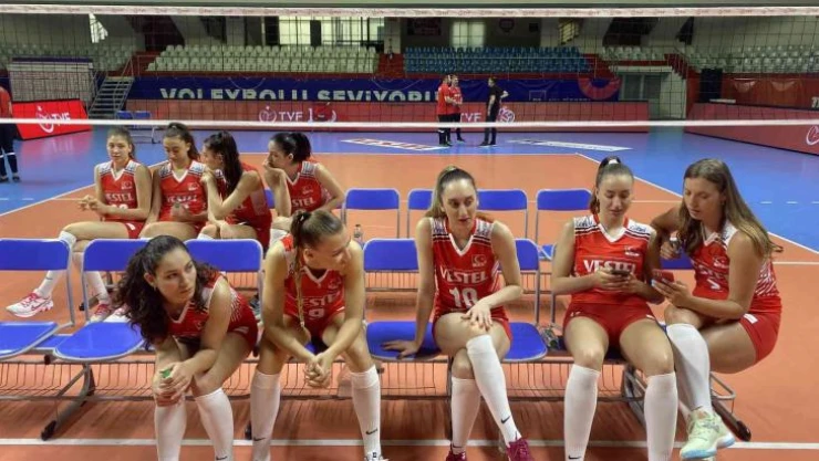 Mehmet Akif Üstündağ: 'FIVB Milletler Ligi'nin final etabı ilk defa Türkiye'de yapılacak'