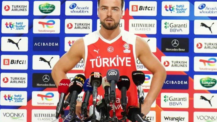 Melih Mahmutoğlu: 'Avantajlı gitmek için İngiltere maçı çok önemli'