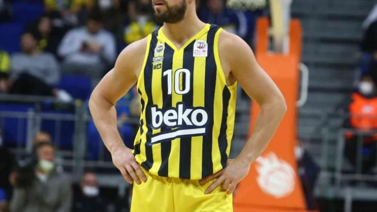 Melih Mahmutoğlu 2 yıl daha Fenerbahçe Beko'da